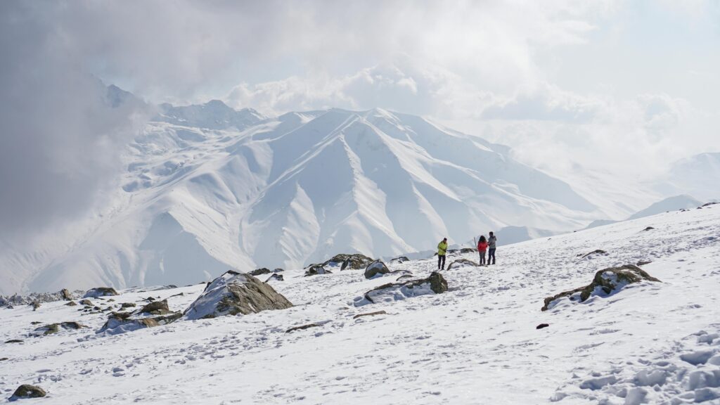 Kashmir Honeymoon Tour Package – 5 Nights 6 Days (Luxury Romantic Escape)