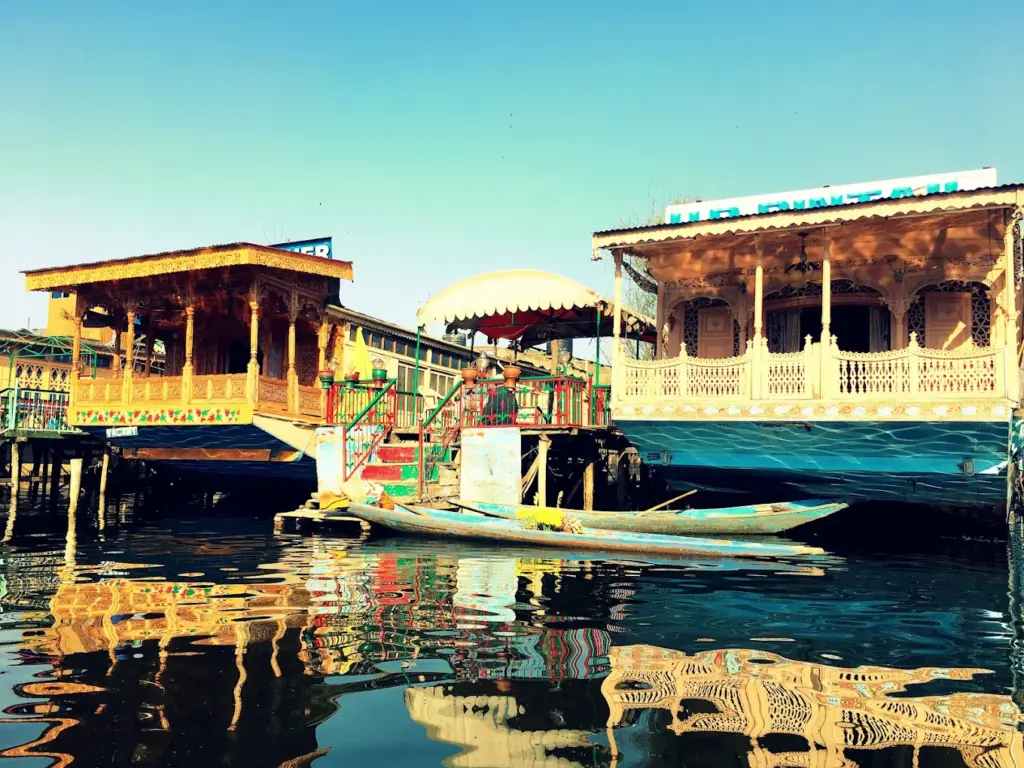 Kashmir Honeymoon Packages