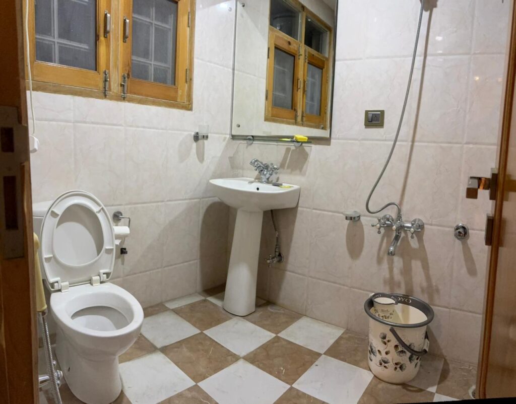 New Zamrood Holiday Home hotel gallery image in Srinagar