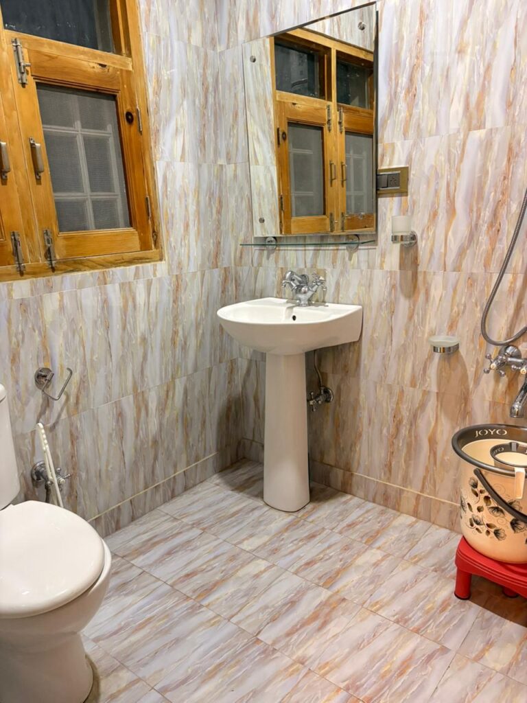 New Zamrood Holiday Home hotel gallery image in Srinagar