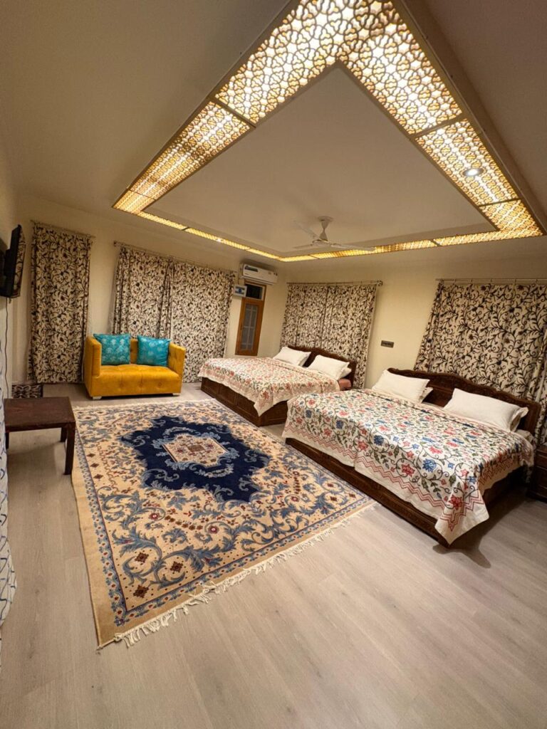 New Zamrood Holiday Home hotel gallery image in Srinagar