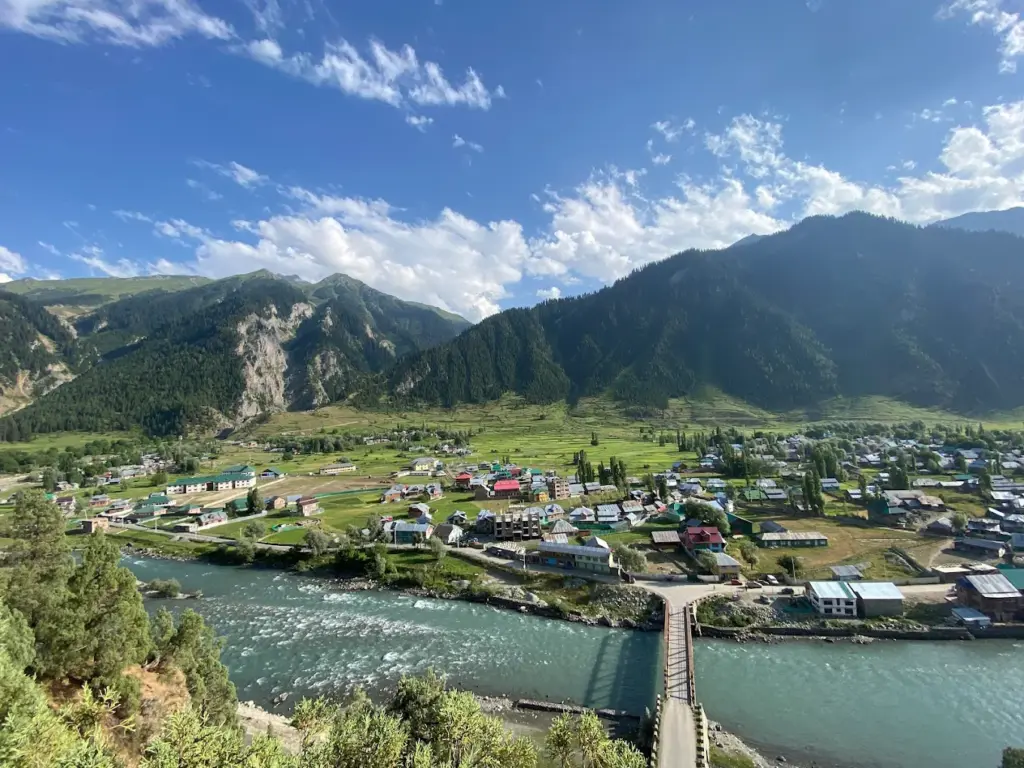 Kashmir Great Lakes & Hidden Valleys Premium Tour – 9N/10D