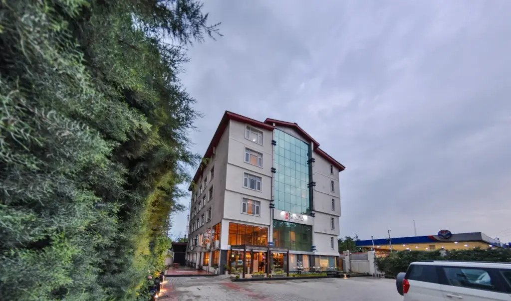 Batra Pure Veg Srinagar