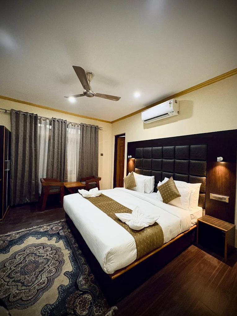 Hotel Belvior Estate | Premium Hotel in Srinagar, Kashmir Delight Room Room View in Srinagar, Guzarwan Ghar Palpora, Sonwar Bagh, Srinagar, 190004