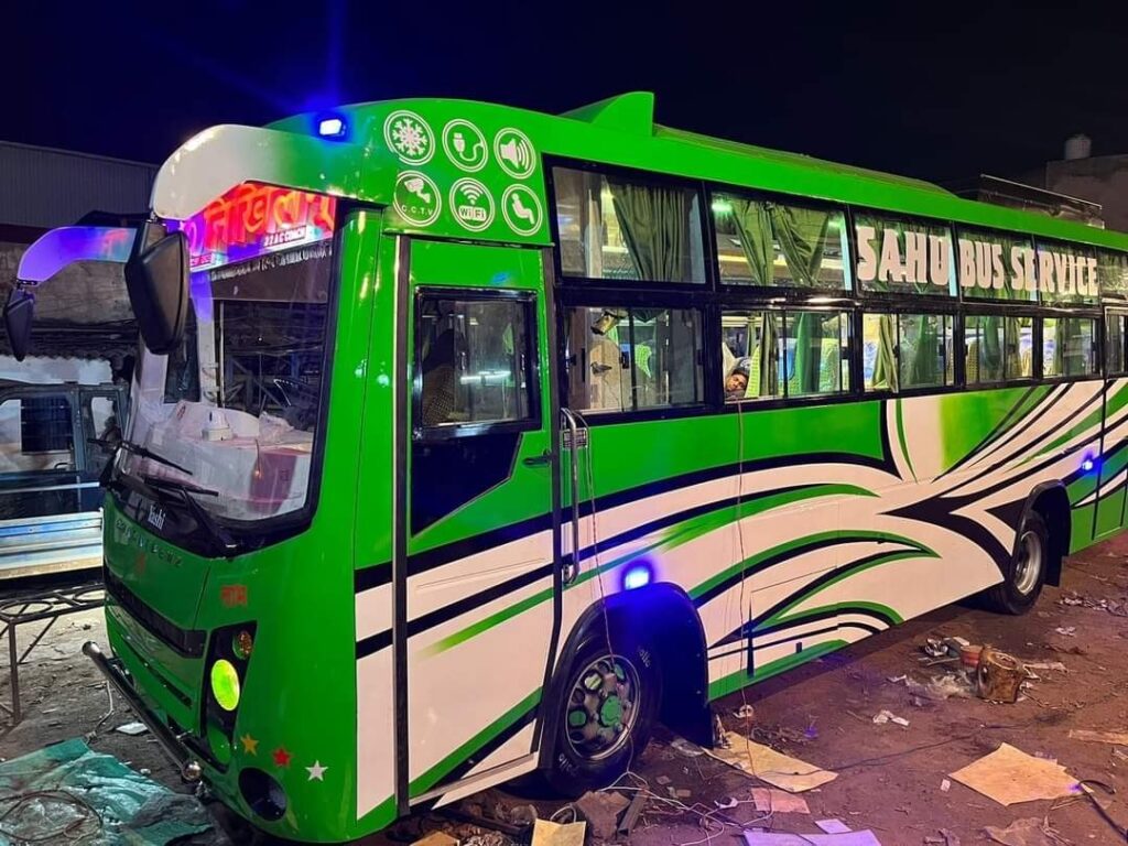 Bus 52 Seater
