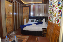PARI Guest House (Pari Paying Homestay Batkote Pahalgam)